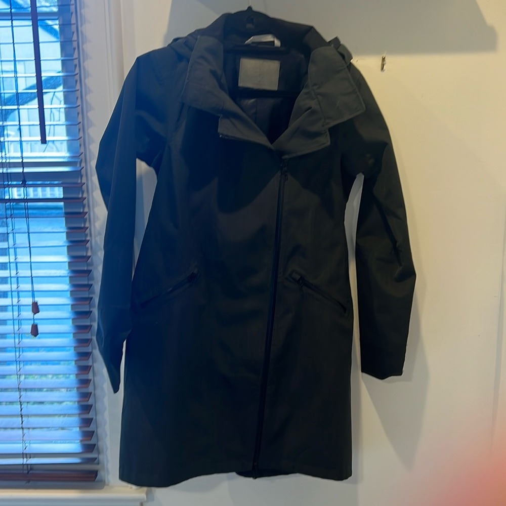 Athleta  Raincoat